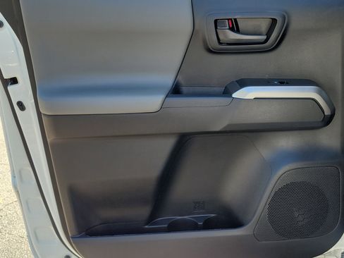 Certified 2023 Toyota Tacoma SR5 w/ Technology Package image 14