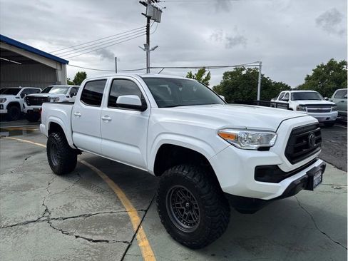 Used 2022 Toyota Tacoma SR AWD/4WD image 4