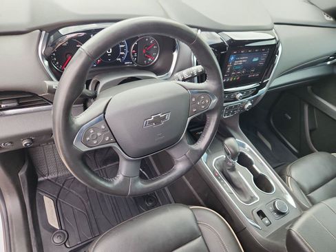 Certified 2022 Chevrolet Traverse Premier w/ Redline Edition AWD/4WD image 10