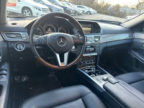 Used 2014 Mercedes-Benz E 350 Sedan image 22