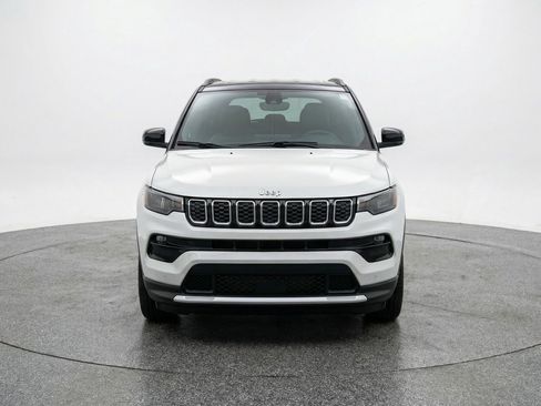 Used 2025 Jeep Compass Limited AWD/4WD image 2