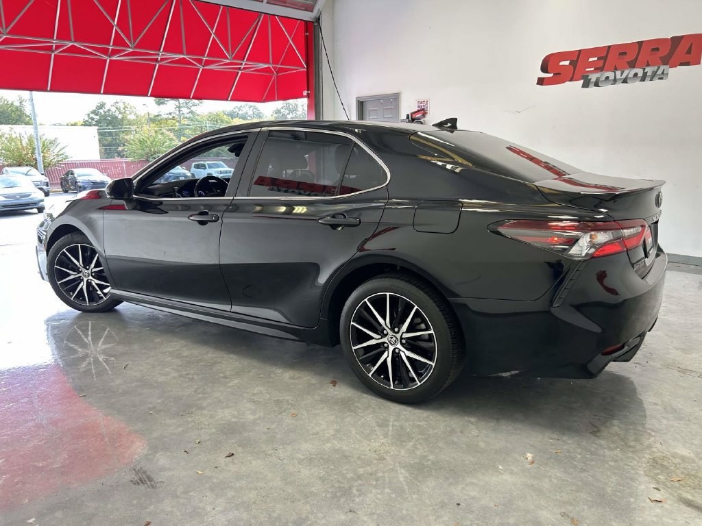 Used 2023 Toyota Camry SE FWD image 6