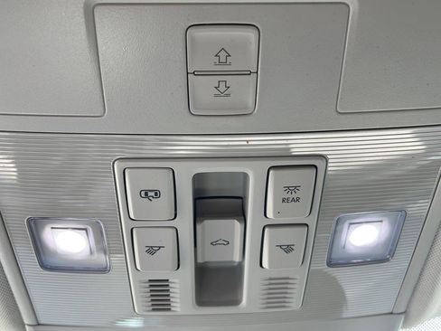 Used 2025 Volkswagen Taos SE AWD/4WD image 47