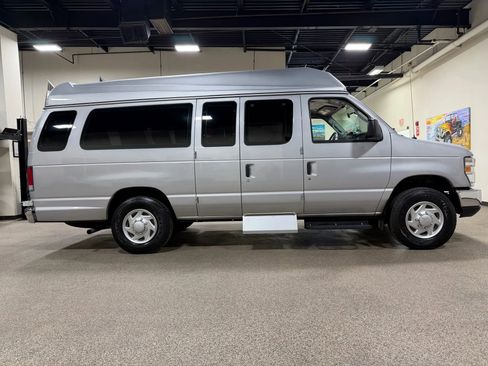 Used 2014 Ford E-250 and Econoline 250 Extended w/ Power Group image 5