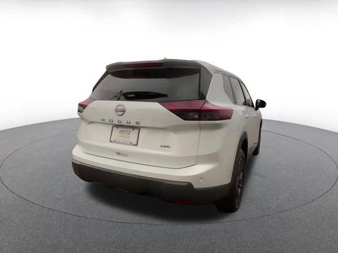 Used 2025 Nissan Rogue SV image 15