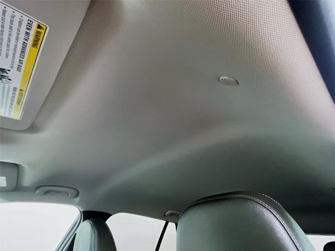 Used 2025 Chevrolet Trax LT w/ LT Convenience Package image 11