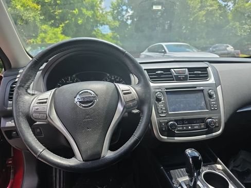 Used 2016 Nissan Altima 2.5 SL w/ 2.5 Technology w/LED Package FWD image 13