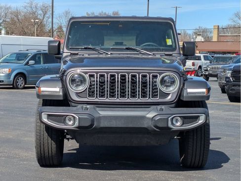 Used 2025 Jeep Wrangler Unlimited Sahara w/ Safety Group AWD/4WD image 2