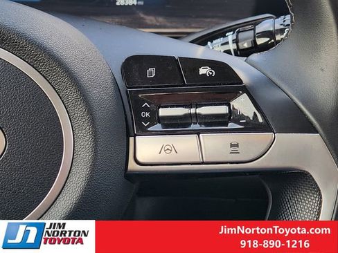 Used 2025 Hyundai Elantra SEL FWD image 28