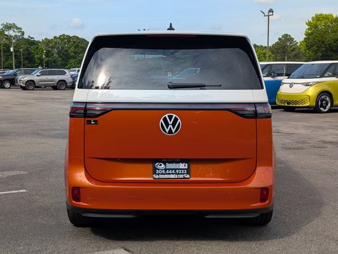 Used 2025 Volkswagen ID. Buzz Pro S Plus RWD image 9