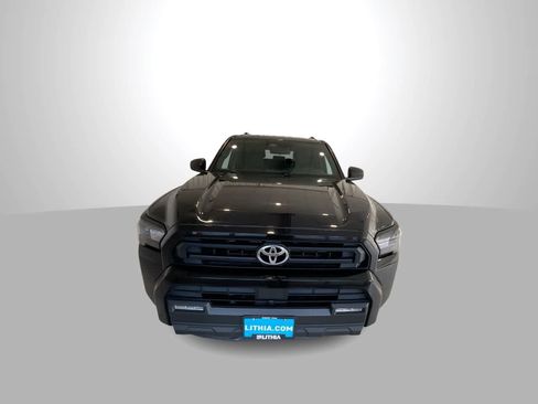 Used 2025 Toyota 4Runner SR5 AWD/4WD image 3