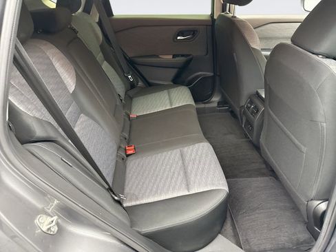 Used 2023 Nissan Rogue SV image 17