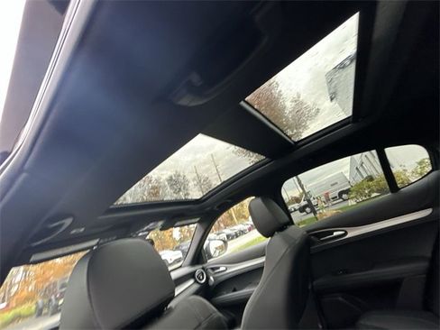 New 2025 Alfa Romeo Stelvio Sprint image 14