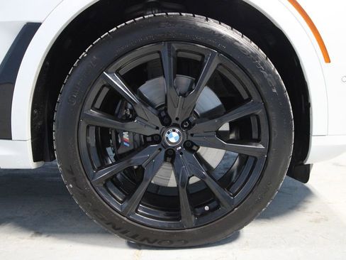 Used 2023 BMW X7 xDrive40i w/ Executive Package image 45