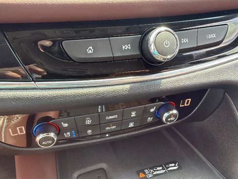 Used 2019 Buick Enclave Avenir FWD image 30