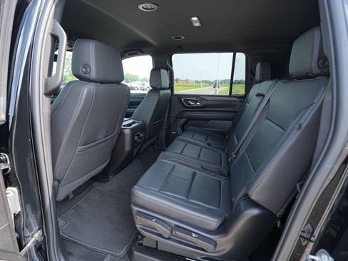 Used 2024 Chevrolet Suburban LT AWD/4WD image 18