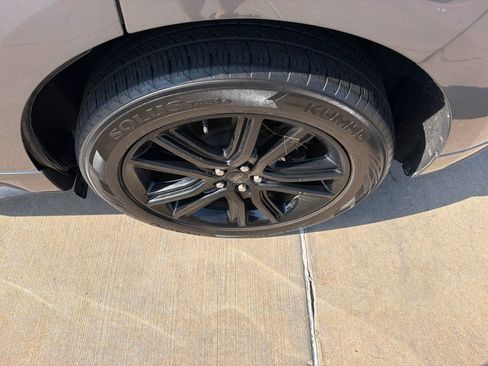 Used 2021 Ford Edge ST-Line FWD image 9