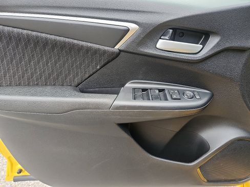 Used 2018 Honda Fit EX image 12