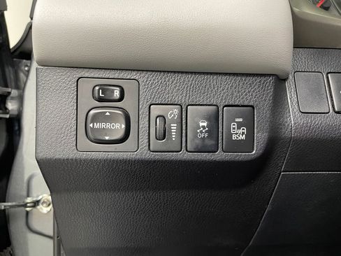 Used 2015 Toyota RAV4 Limited w/ Technology Package image 23