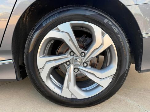 Used 2018 Honda Accord EX image 24