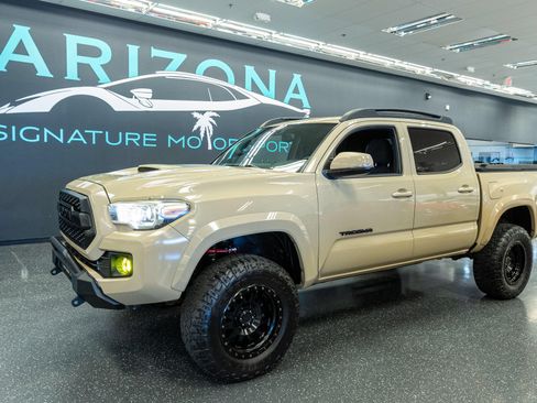 Used 2016 Toyota Tacoma TRD Sport w/ Premium & Technology Package AWD/4WD image 1