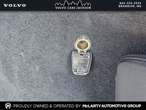 Used 2023 Volvo XC90 B5 Core w/ Protection Package Premier image 32