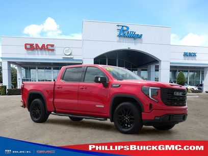 Used 2025 GMC Sierra 1500 Elevation w/ Elevation Premium Package