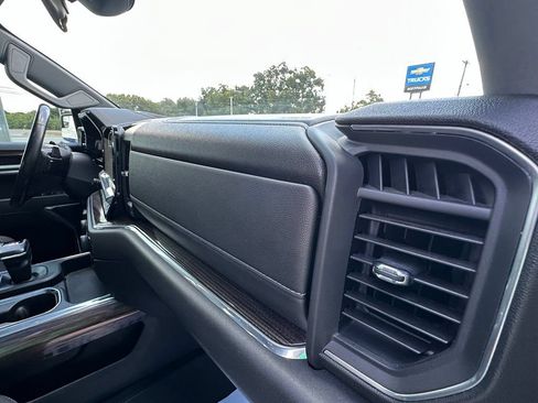 Used 2023 Chevrolet Silverado 1500 LT AWD/4WD image 19