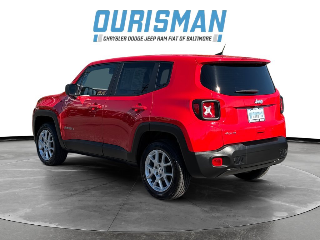 Used 2023 Jeep Renegade Latitude AWD/4WD image 4