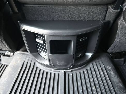 Used 2024 RAM 3500 Tradesman w/ Chrome Appearance Group AWD/4WD image 22