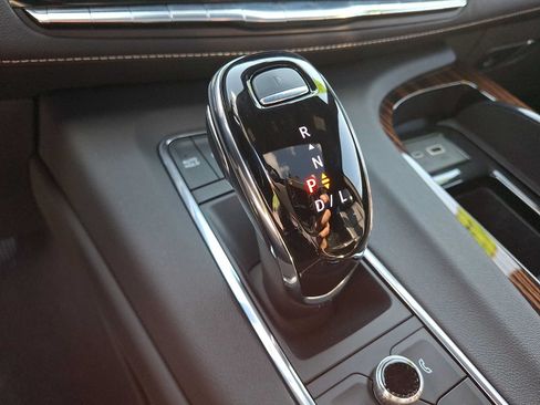 Certified 2023 Cadillac Escalade Premium Luxury w/ LPO, Floor Liner Package AWD/4WD image 15