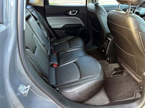 Used 2022 Jeep Compass Limited image 12