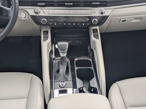 Used 2024 Kia Telluride S AWD/4WD image 19