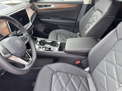 New 2026 Volkswagen Atlas SE image 10