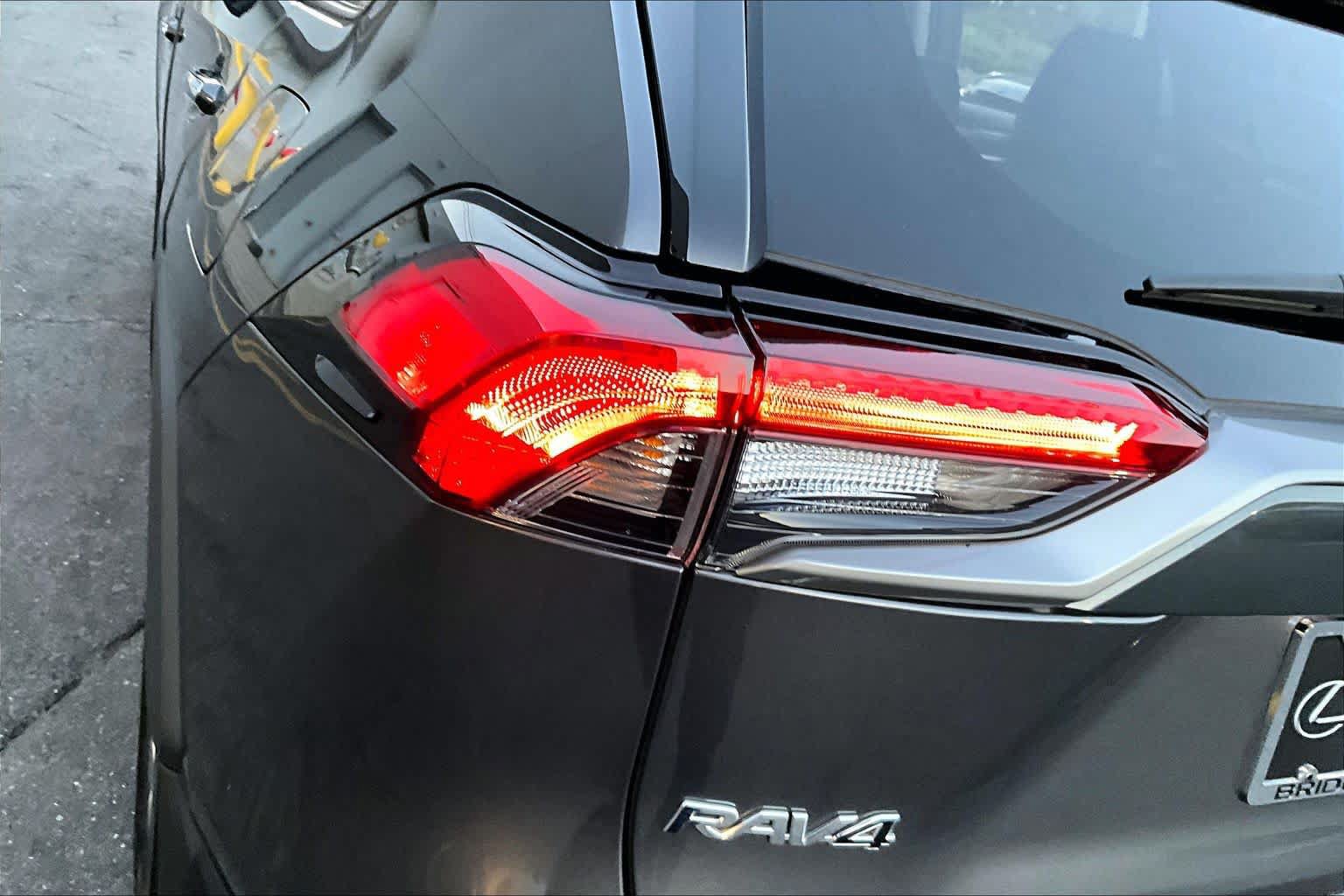 Used 2023 Toyota RAV4 Limited AWD/4WD image 23