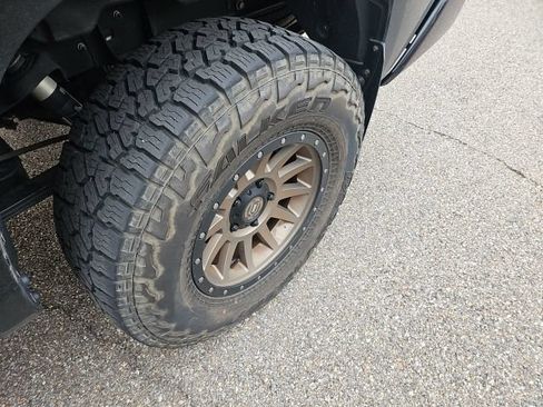 Used 2017 Toyota Tundra Platinum RWD image 12