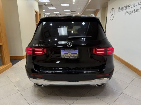 Certified 2025 Mercedes-Benz GLB 250 image 4
