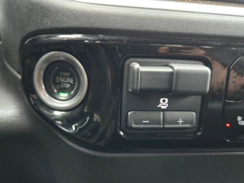 Used 2022 Chevrolet Silverado 1500 LT w/ Safety Package image 30