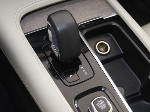 Used 2024 Volvo XC90 B6 Plus w/ Protection Package Premier image 7