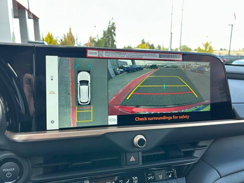 New 2025 Toyota Crown Signia Limited w/ Advanced Technology Package image 19