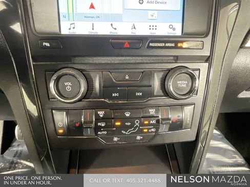 Used 2018 Ford Explorer XLT w/ Equipment Group 202A FWD image 38