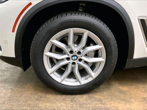 Used 2023 BMW X5 xDrive40i w/ Parking Assistance Package AWD/4WD image 12