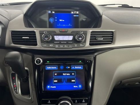Used 2015 Honda Odyssey EX-L image 19