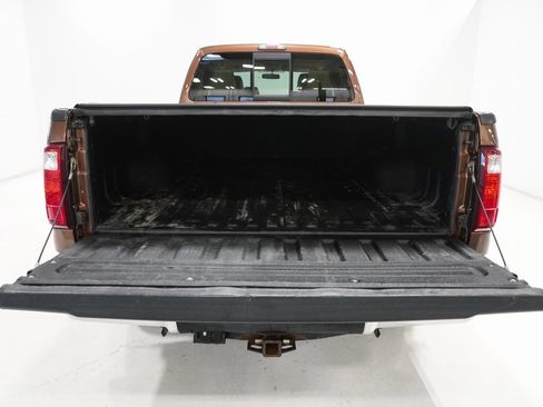 Used 2011 Ford F250 Lariat w/ Camper Pkg image 7