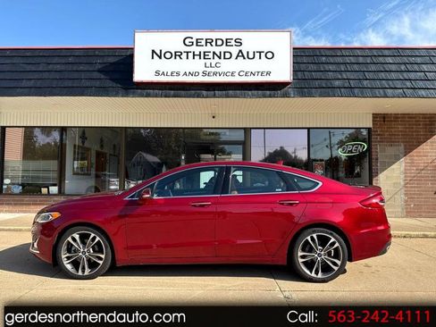 Used 2019 Ford Fusion Titanium image 1