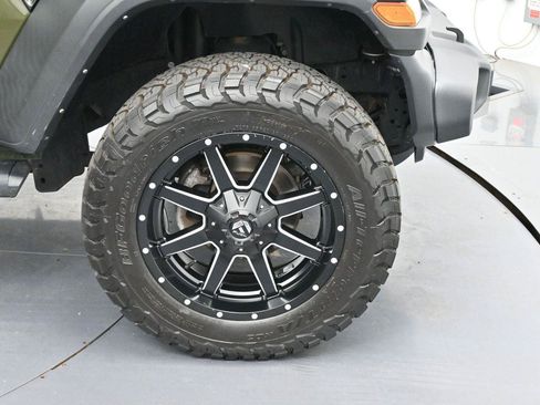 Used 2023 Jeep Wrangler Sport AWD/4WD image 29