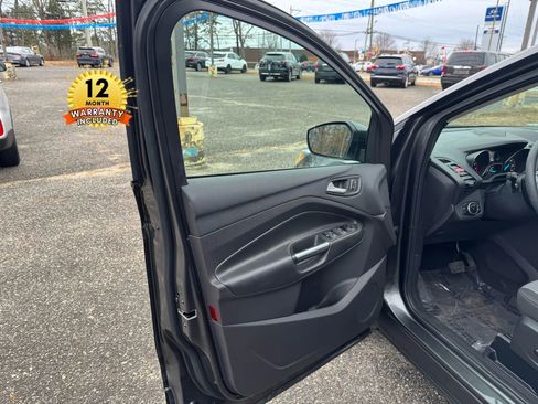 Used 2017 Ford Escape SE w/ Equipment Group 201A image 13