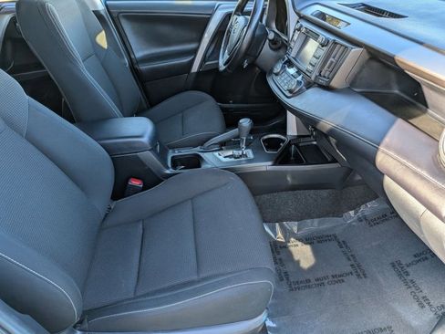 Used 2018 Toyota RAV4 XLE image 19