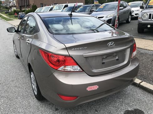 Used 2014 Hyundai Accent GLS FWD image 6