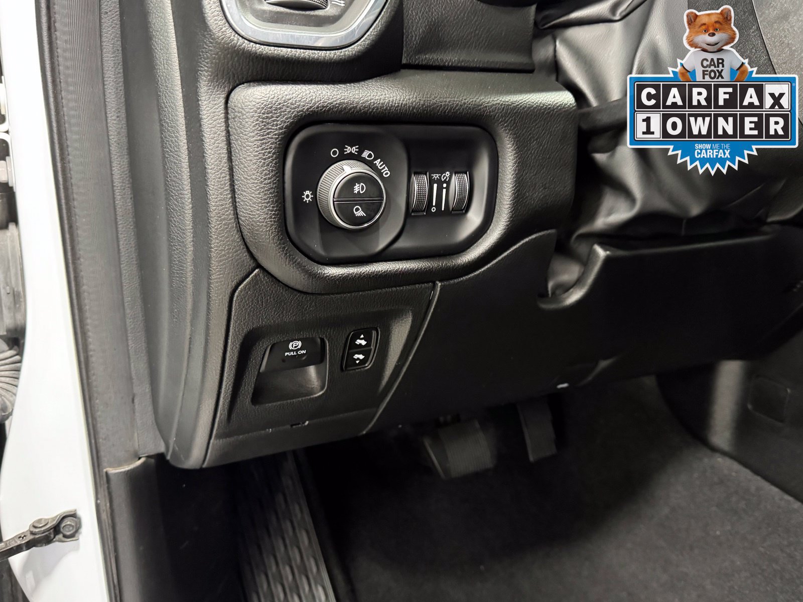 Used 2025 RAM 1500 Laramie AWD/4WD image 18